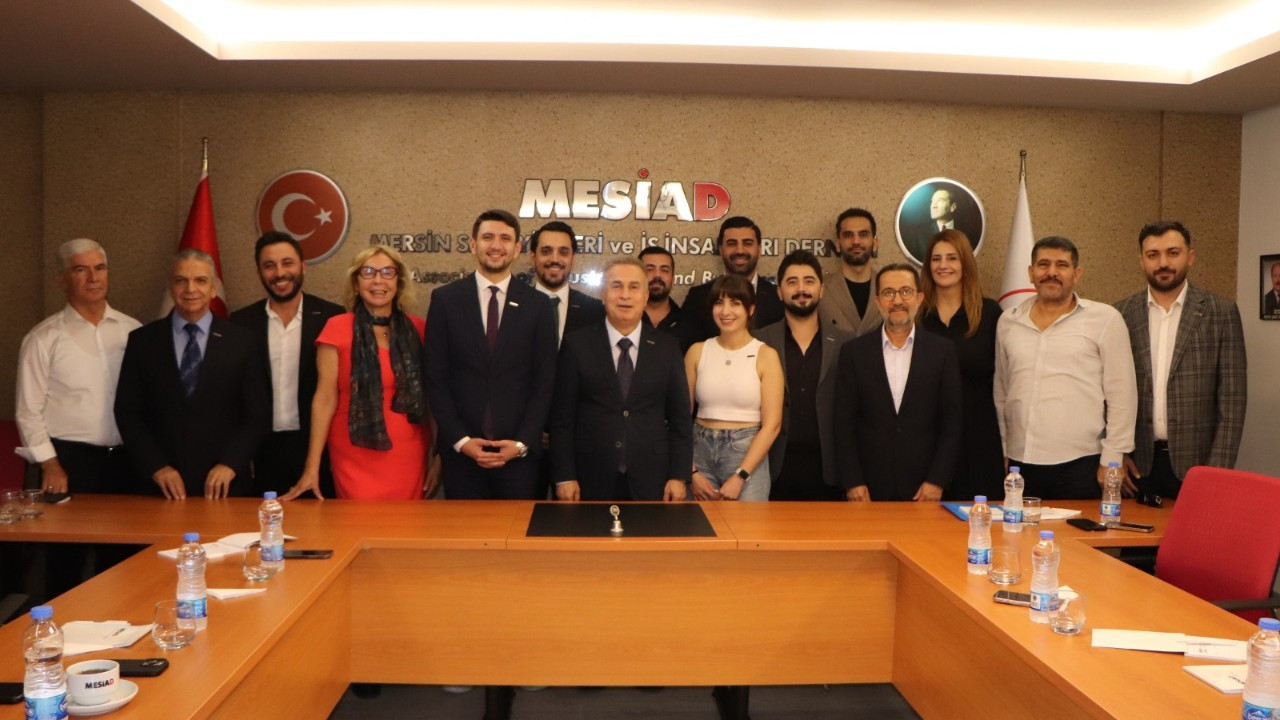 AKADEMİSİAD, tecrübe ve gençlik enerjisini birleştirecek