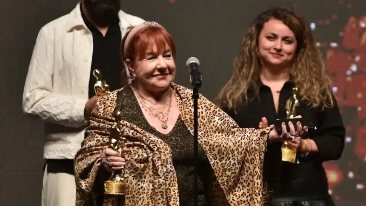 Oyuncu Bilge Şen: O kadar az maaş alıyorum ki yoksulluk sınırının altındayım