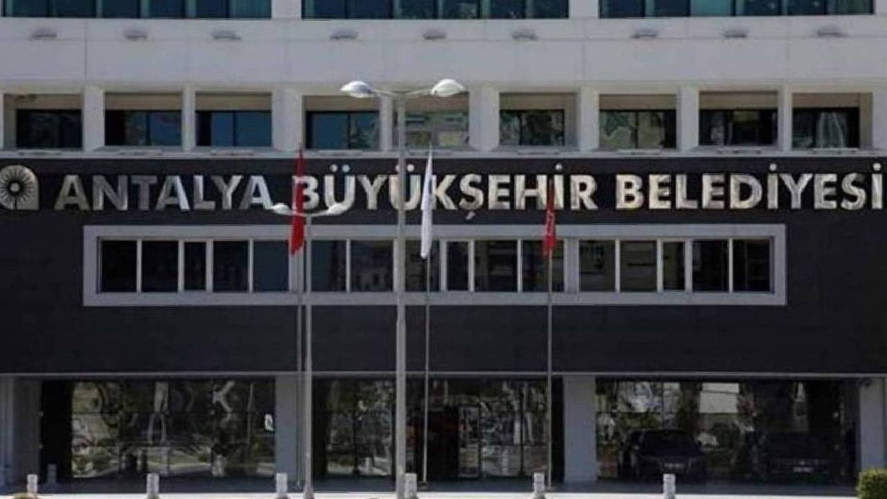 Antalya Büyükşehir Belediyesi'ne rüşvet soruşturması: 8 gözaltı