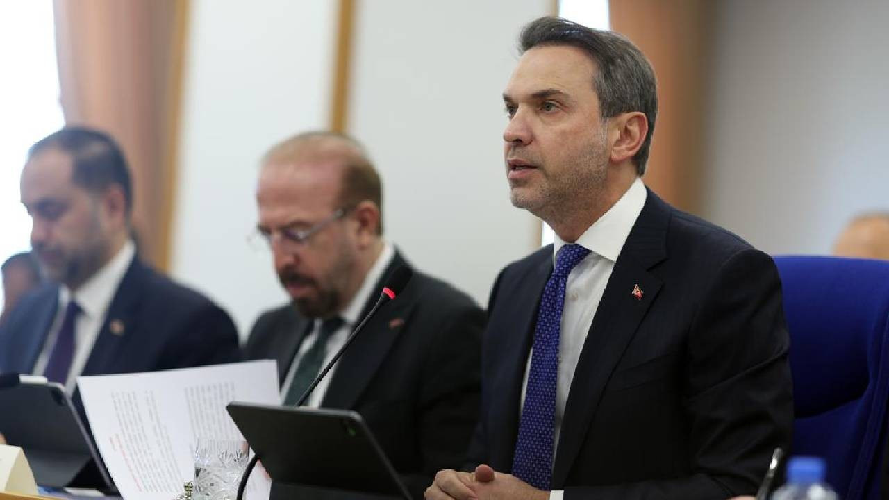 Bakan Bayraktar, Pakistan’da 5 yeni anlaşmaya imza attı