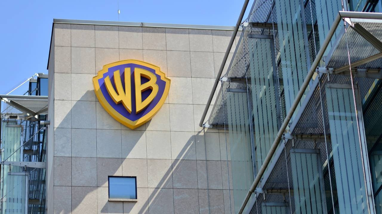 Medya devlerinin Warner Bros savaşı kızışıyor