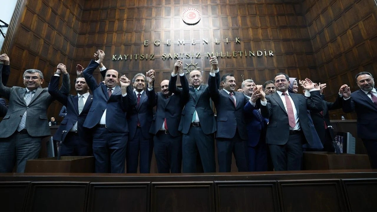 CHP ve Yeniden Refah Partisi’nden istifa eden iki …