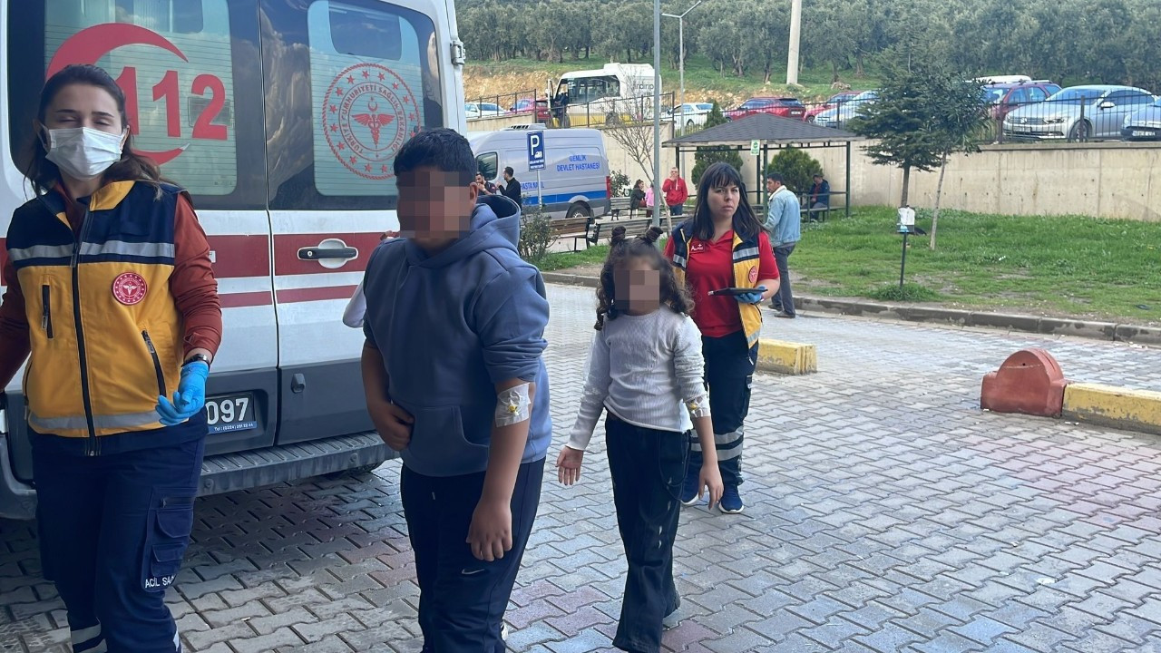 Okulda öğle yemeği yiyen 20 öğrenci zehirlenme şüphesiyle hastaneye kaldırıldı