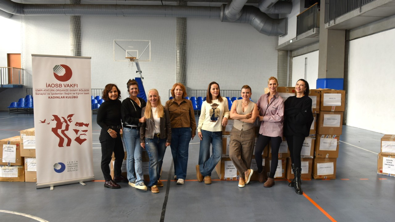 İAOSB Vakfı Kadınlar Kulübü’nden 800 çocuğa kışlık giysi desteği