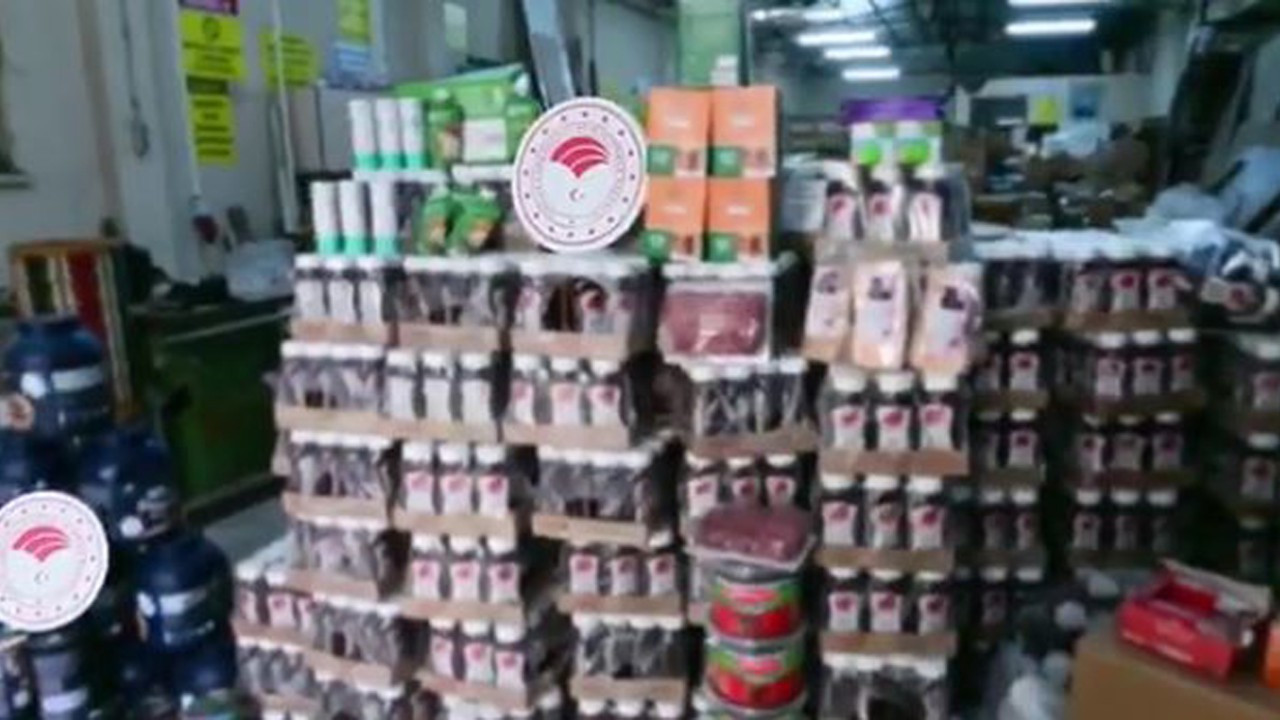 Bakan Yumaklı açıkladı: Tüketim tarihi geçmiş 30 ton gıda ürünü ele geçirildi