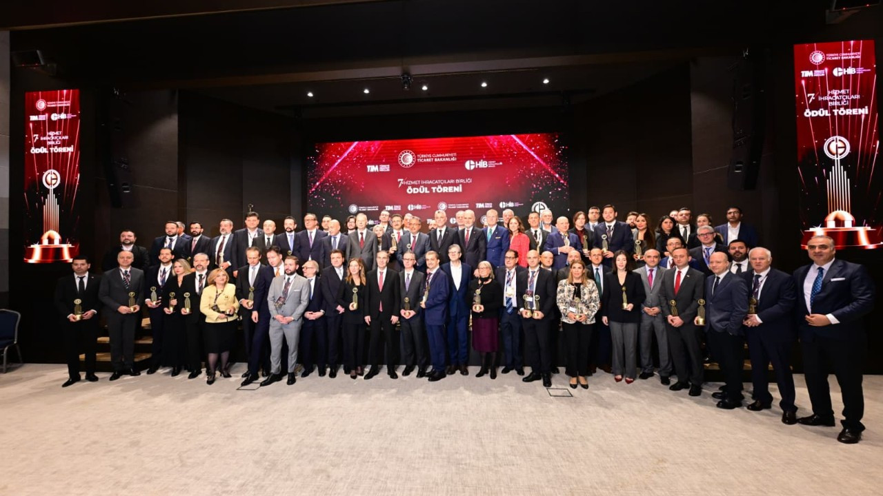 Türkiye hizmette vites artırdı, ihracatta hedefler erken aşıldı