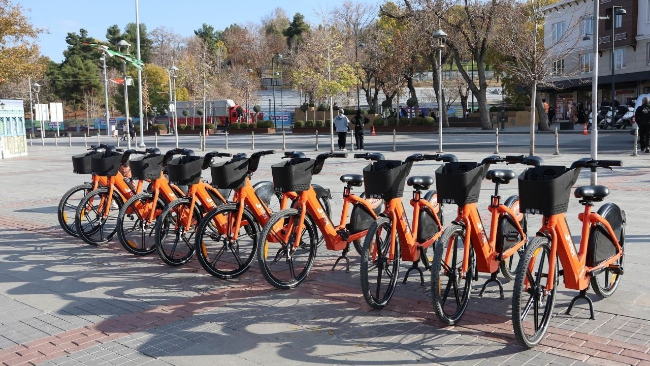 Bisiklet Şehri Konya’da paylaşımlı elektrikli bisikletler hizmete girdi