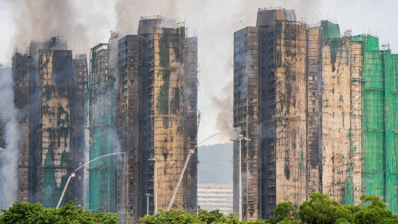 Hong Kong'daki gökdelen yangınında can kaybı 159'a yükseldi, 30 kişi kayıp