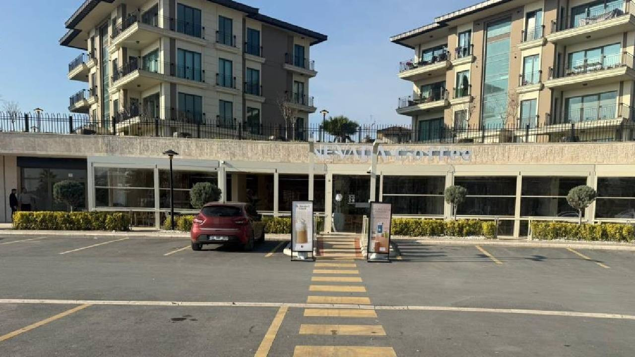 MasterChef şampiyonu Serhat Doğramacı'nın hamburgercisine silahlı saldırı! 'Haraç istendi' iddiası