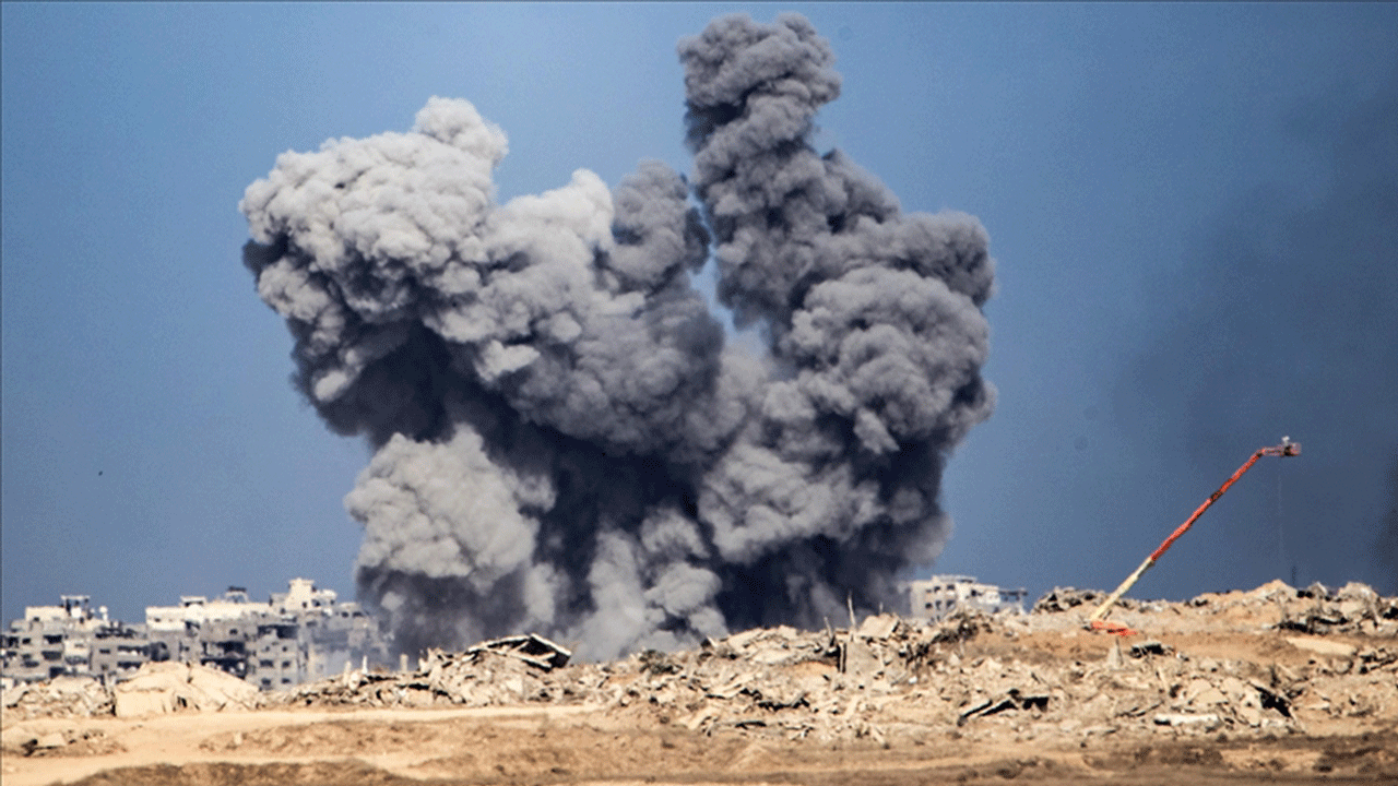 İsrail, Gazze'nin kuzey ve güney bölgelerini bombaladı, evleri havaya uçurdu