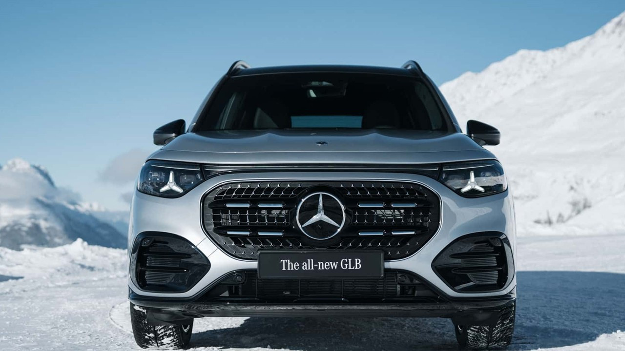 Menzil derdi bitiyor: 10 Dakika şarjla şehirler arası yolculuk! Mercedes yeni modelini tanıttı