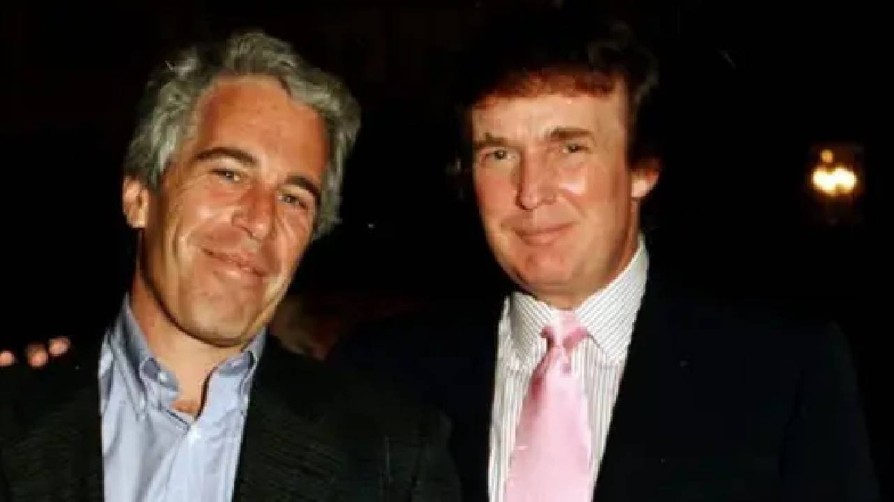 Yeni fotoğrafları yayınlanmıştı! Trump'tan Epstein açıklaması: Yüzlerce insanla fotoğrafı var, onun hakkında hiçbir şey bilmiyorum