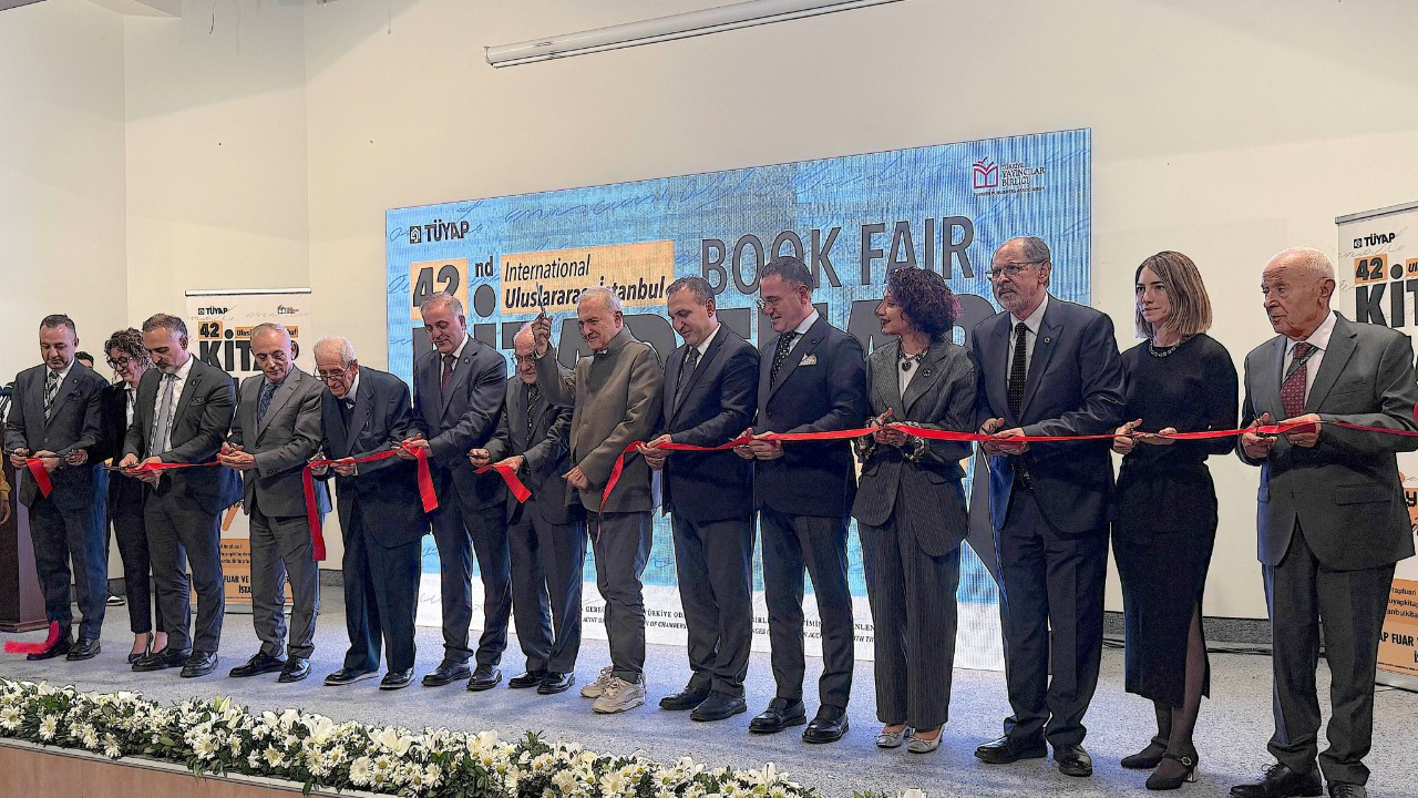 Okurlar, yazarlar ve kitaplarla bir kez daha buluşuyor