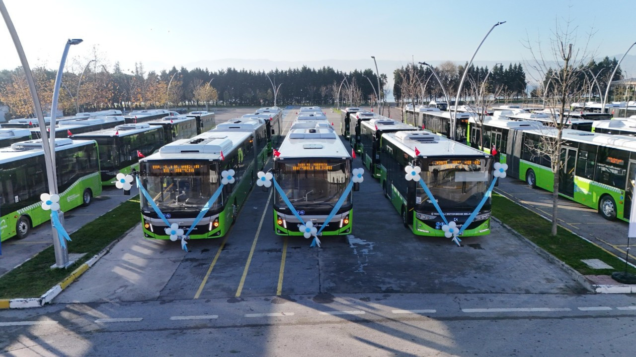 Kocaeli Büyükşehir’de ulaşım filosu 68 yeni araçla gençleşiyor