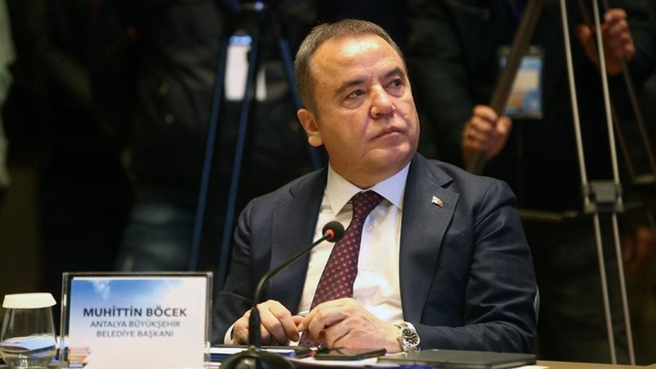 'Rüşvet' ve 'yolsuzluk' soruşturması | Tutuklu Muhittin Böcek'in ifadesi alınacak