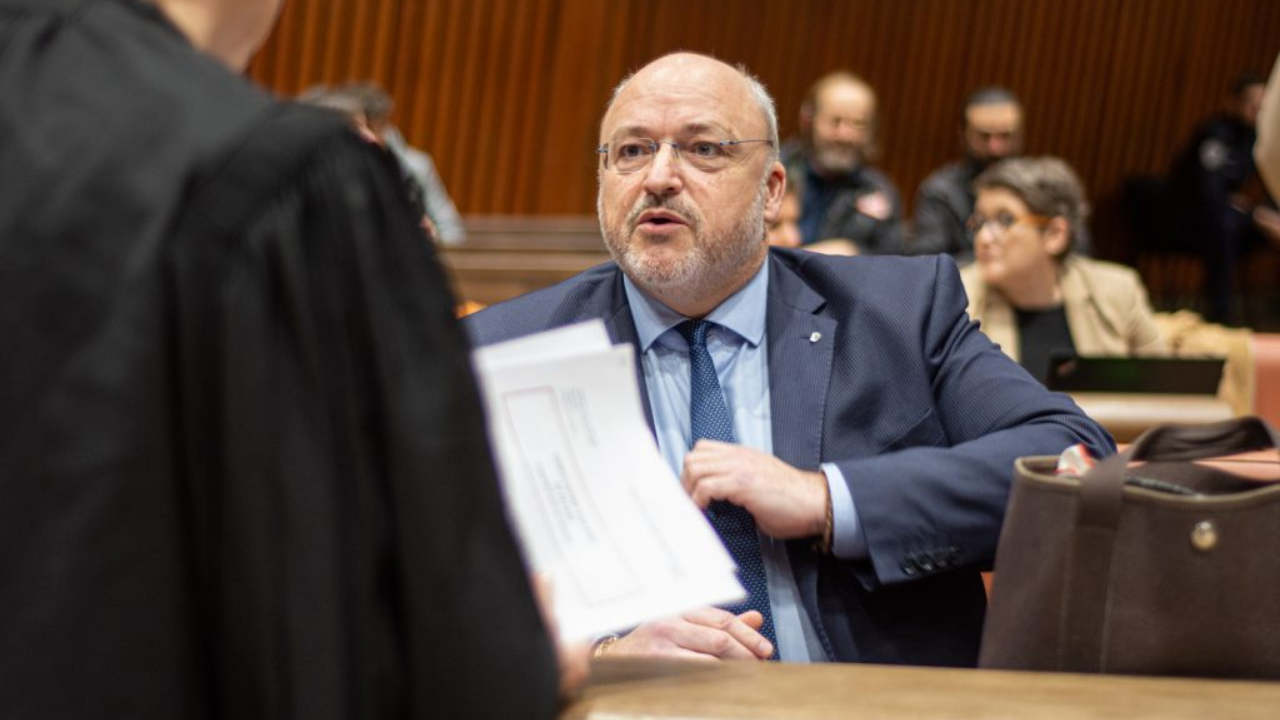 Fransa'da belediye başkanı yolsuzluk nedeniyle görevden uzaklaştırıldı