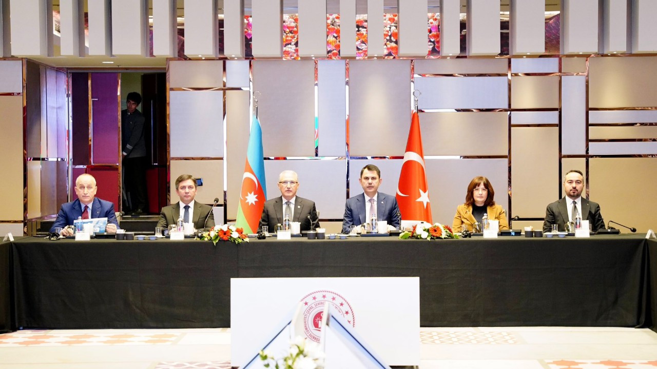 Bakan Kurum, COP29 Başkanı Babayev ile görüştü