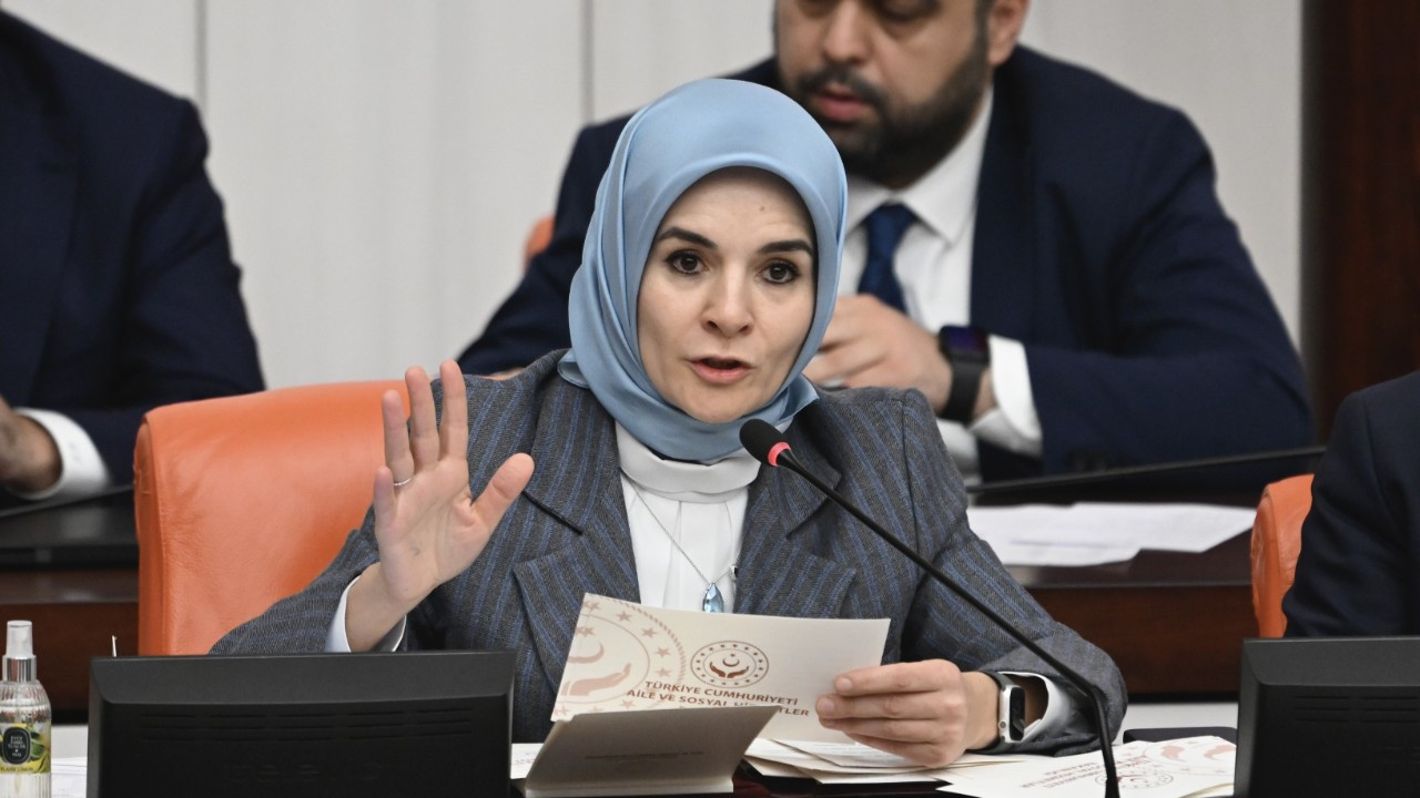 Emeklilerin otelde kalması! Bakan Göktaş: Bireysel tercihler kriz gibi sunulmaya çalışıldı