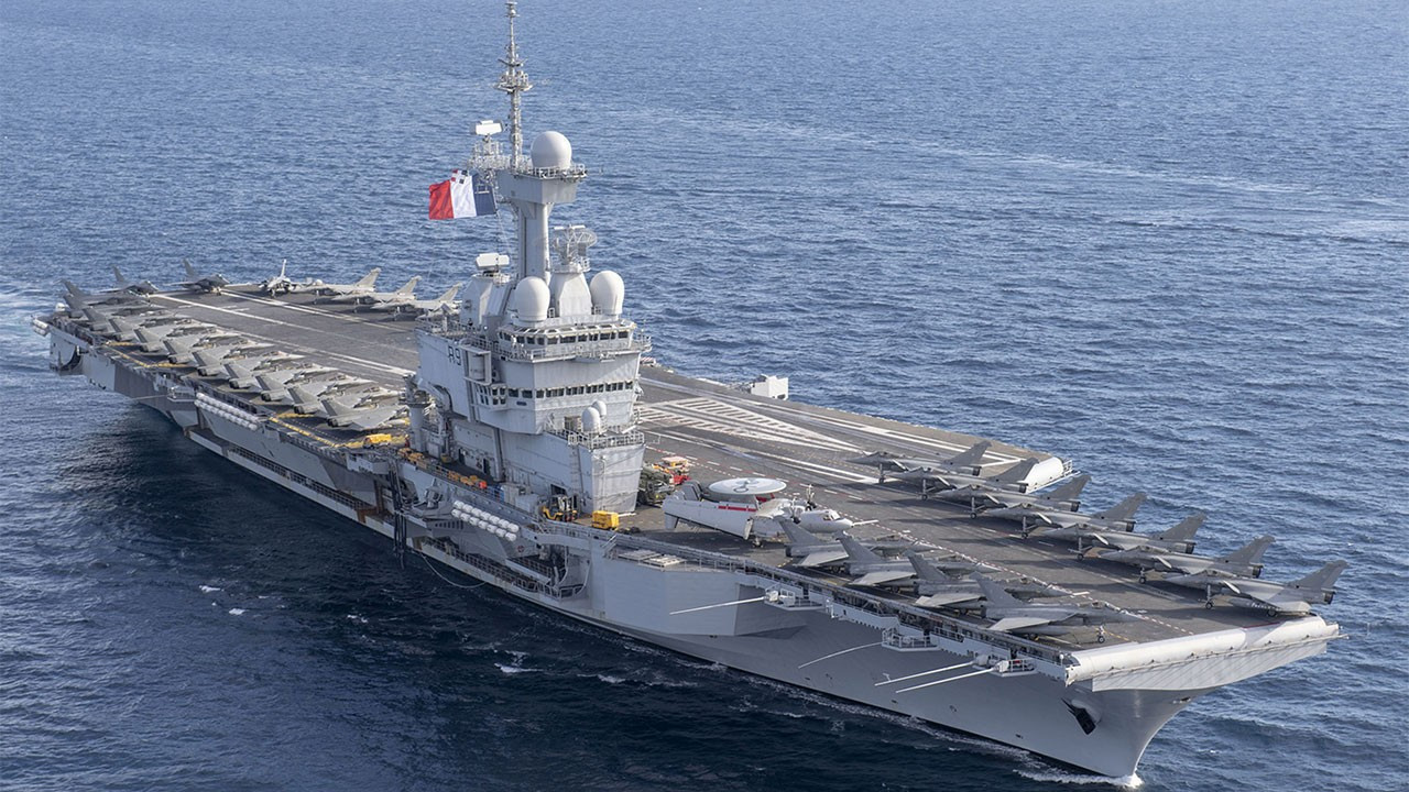 Fransa, daha büyük bir uçak gemisi inşa edecek