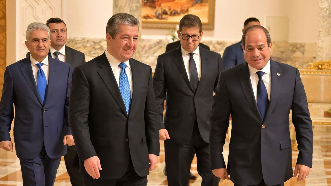 Mısır Cumhurbaşkanı Sisi, IKBY Başbakanı Barzani'yi kabul etti
