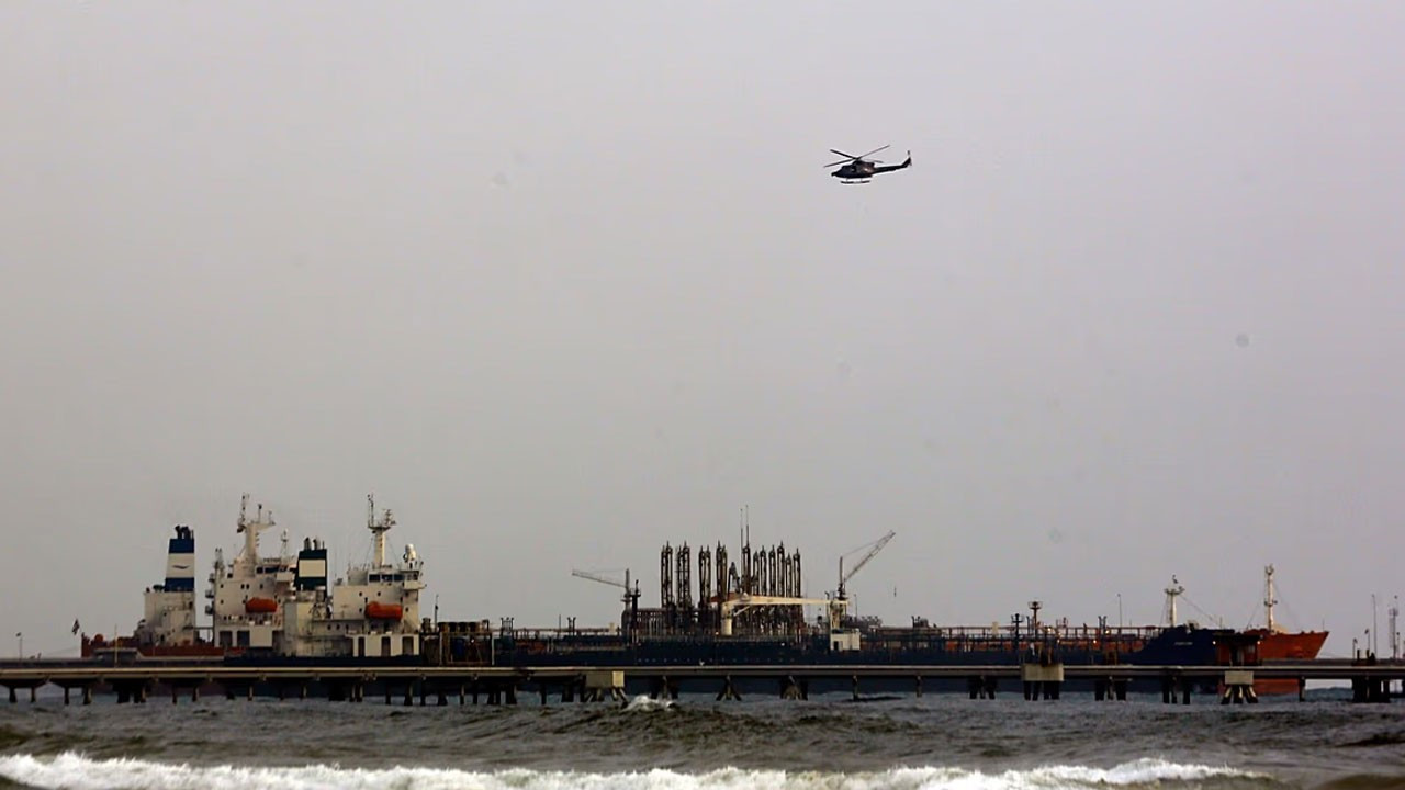 WSJ: ABD, Venezuela açıklarında 3'üncü bir petrol tankerini takip ediyor