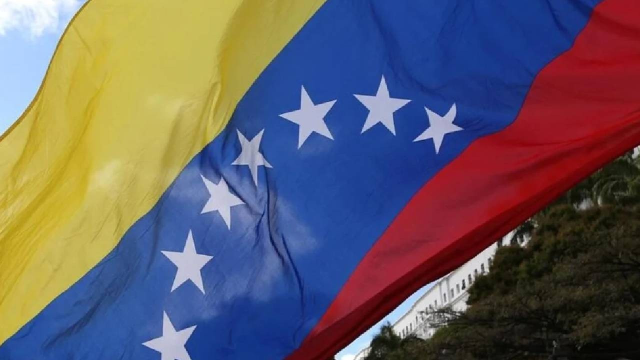 Venezuela parlamentosu, petrol tankerlerine 'ablukaya' karşı yasa çıkardı