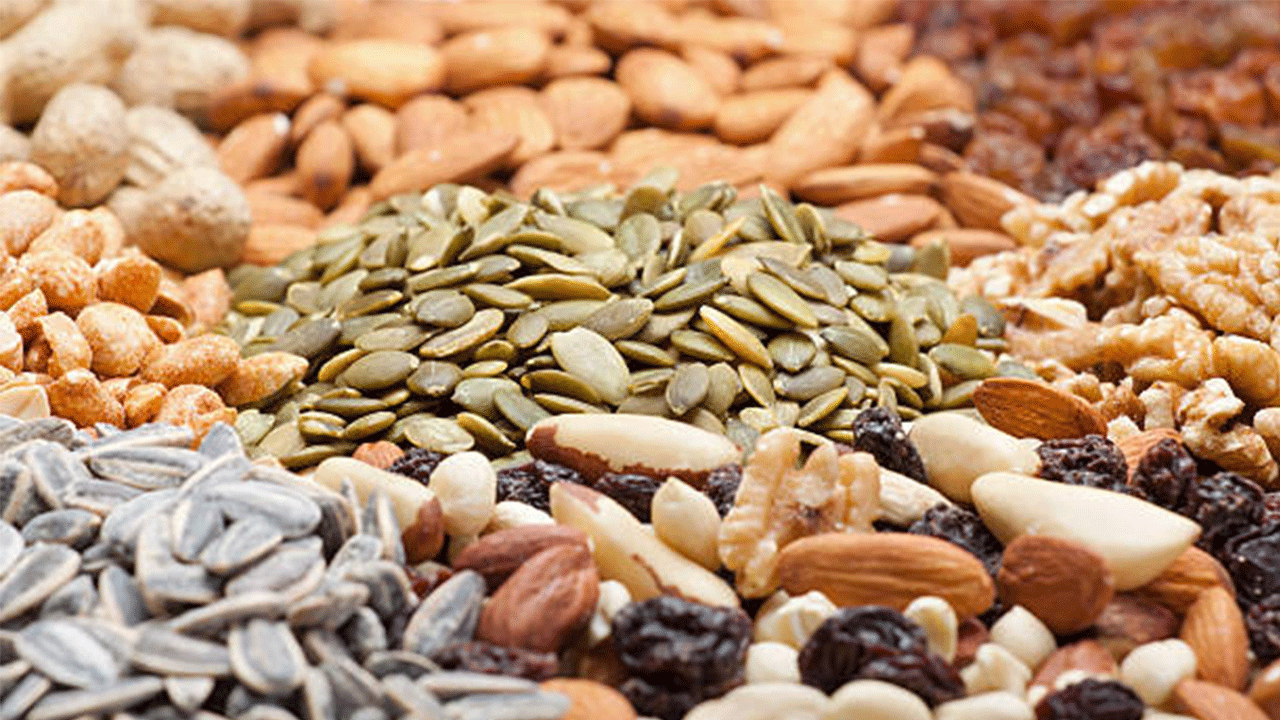 Yılbaşı yaklaşırken kuruyemişçilerde alışveriş yoğunluğu artmaya başladı | Fiyatlar ne kadar?