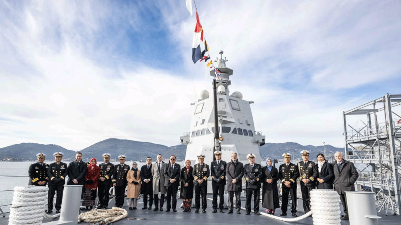 Endonezya Donanması yeni gemisini teslim aldı