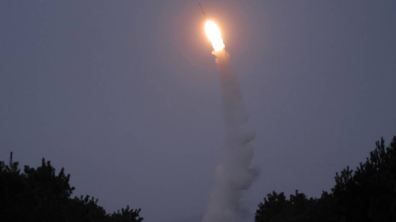 Kuzey Kore, yeni uçaksavar uzun menzilli füzelerinin ilk denemesini yaptı