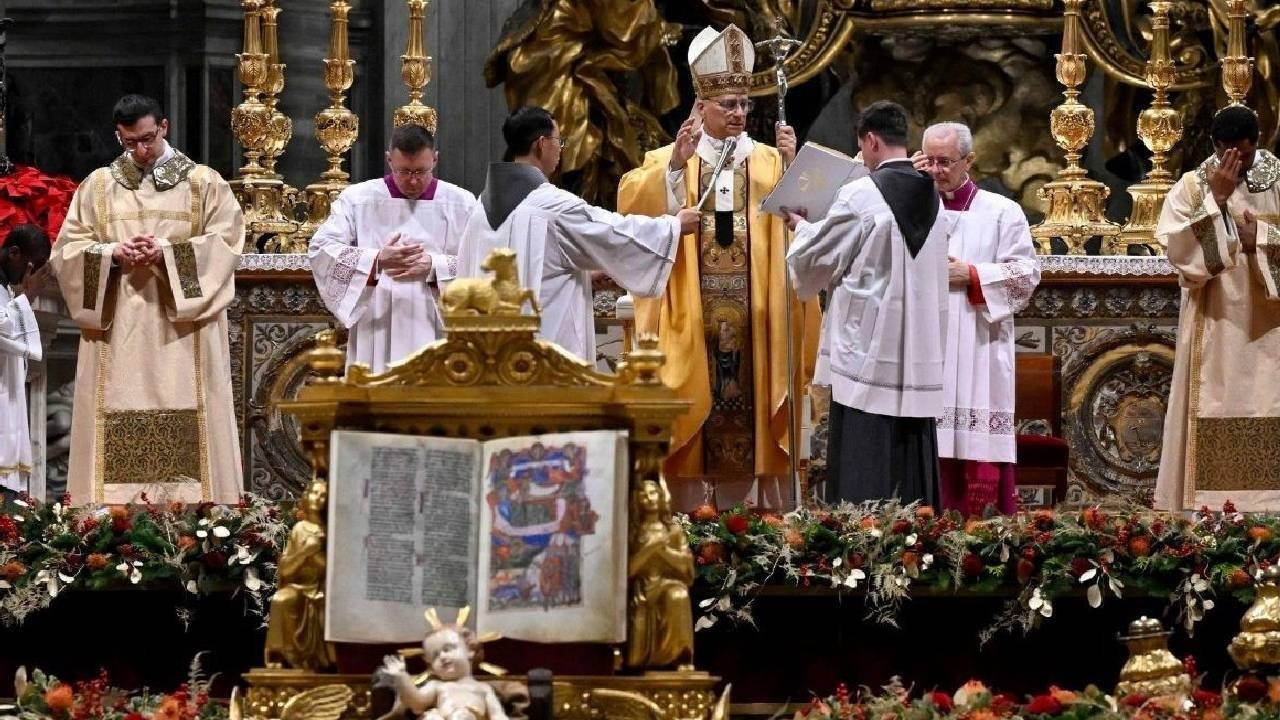 Papa 14’üncü Leo, Vatikan'da ilk kez Noel ayini yönetti