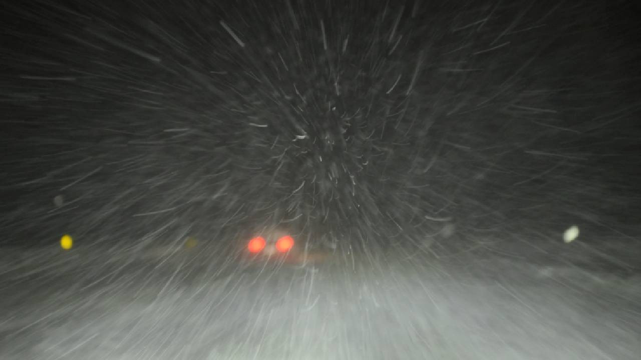 ABD'de kar fırtınası: Binlerce uçuşta iptal ve gecikme oldu