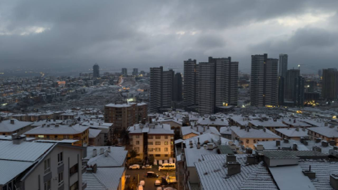 Ankara'da yüksek kesimlere kar yağdı