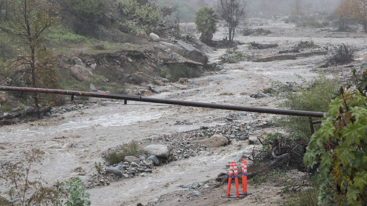 California'da 72 saatte rekor yağış: Can kaybı var, olağanüstü hal ilan edildi (Video)
