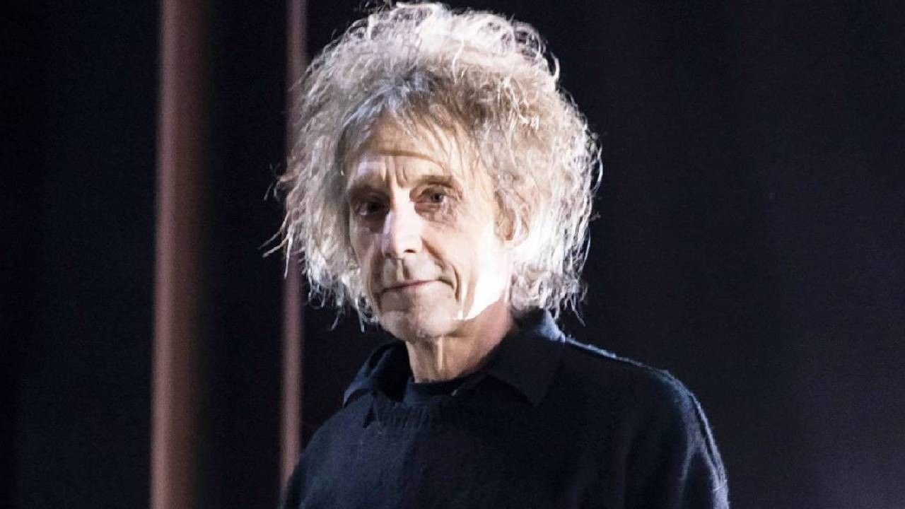 Dünyaca ünlü grubun gitaristi ve klavyecisi hayatını kaybetti