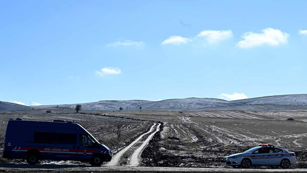 Libya heyetini taşırken düşen jetin enkaz kaldırma çalışmaları tamamlandı