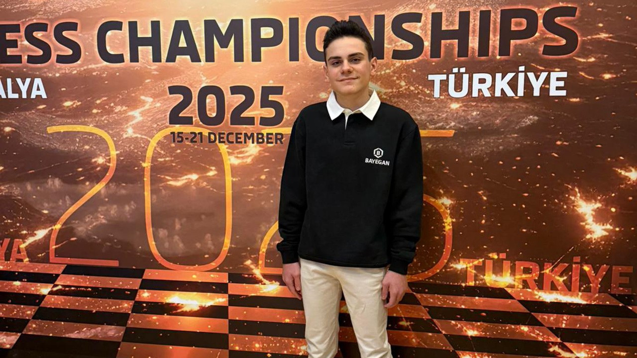 Ediz Gürel, satrançta Dünya Yıldırım Şampiyonu oldu