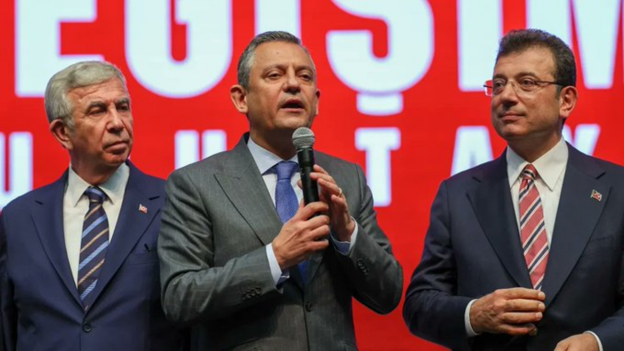 Özgür Özel: Erdoğan'ı yenecek bir aday bulunur; Mansur Yavaş kolay lokma değil, İmamoğlu'nun da yedeği değil