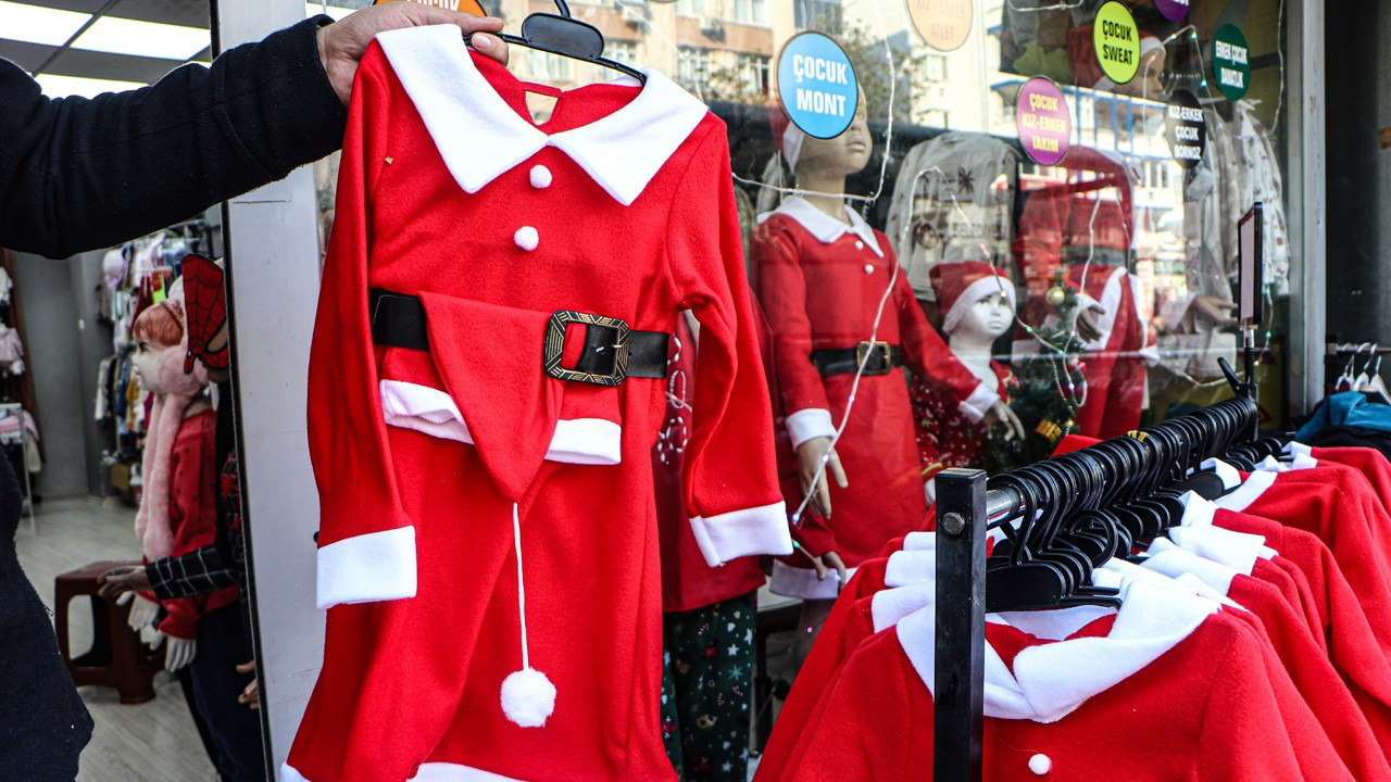 Yılbaşı geleneği satışları artırdı: Kırmızı çamaşır ve pijamaların satışı yüzde 30 yükseldi