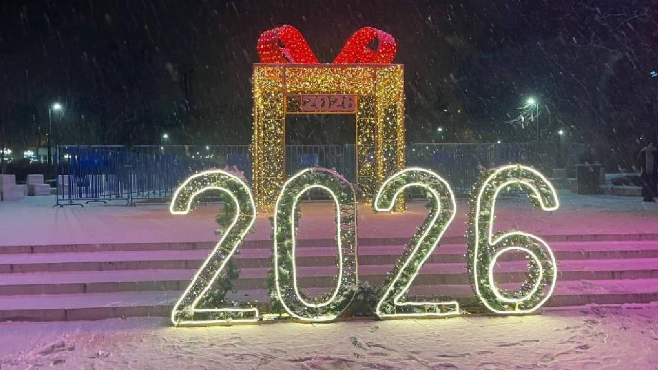 Ankara yeni yıla kar yağışı ile girdi