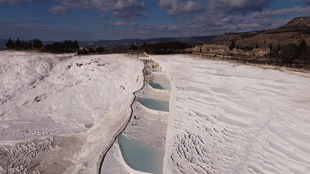Pamukkale 2025'te Denizli nüfusunun 2 katından fazla turisti misafir etti