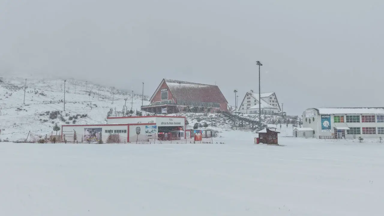 Sivas'ta 807 köy yolu ulaşıma kapandı