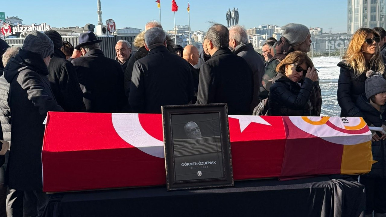 Gökmen Özdenak için Galatasaray Stadı’nda tören düzenlendi