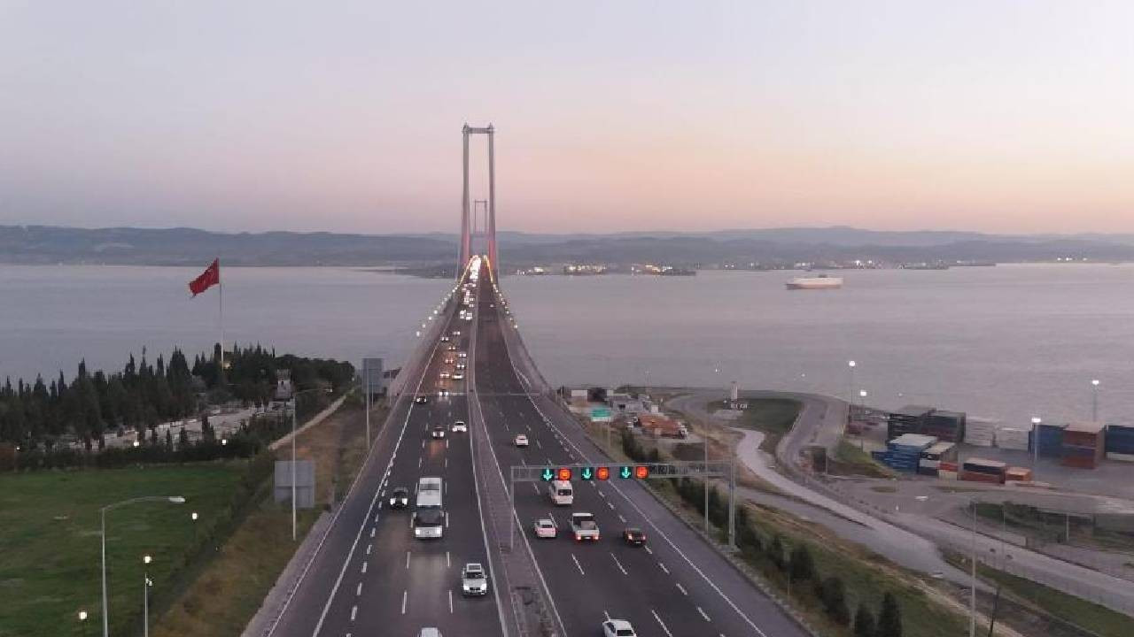 Bakan Uraloğlu, 1 yılda otoyol ve köprülerden 1,1 …