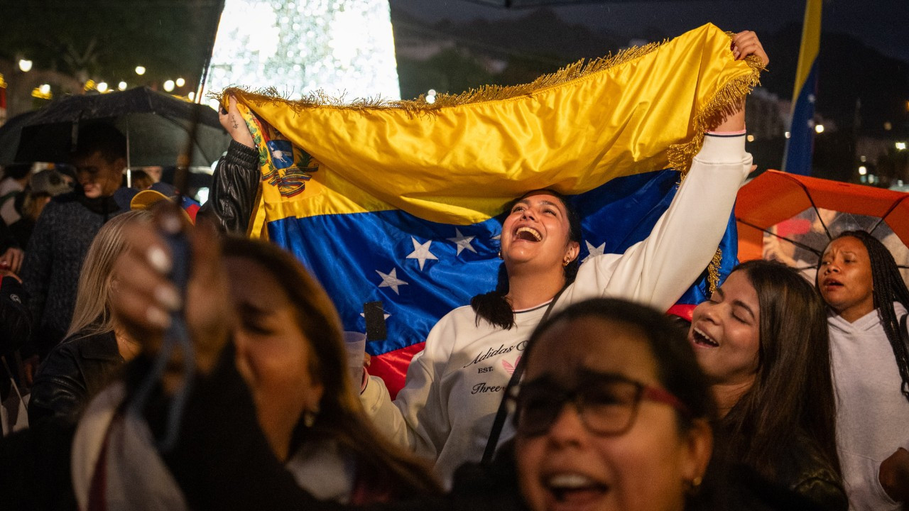 Tenerife'de Venezuelalılar kutlama yaptı
