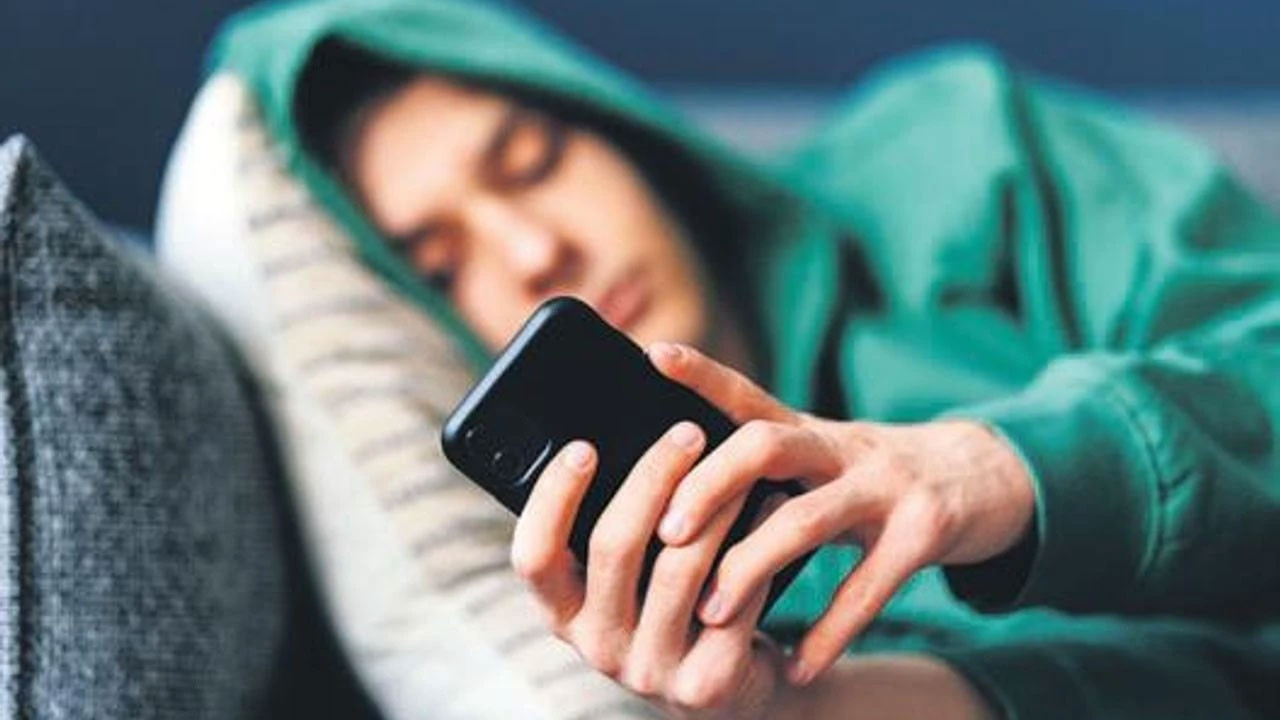 Hükümet, ev gençlerine iş kapısı açmak için harekete geçti