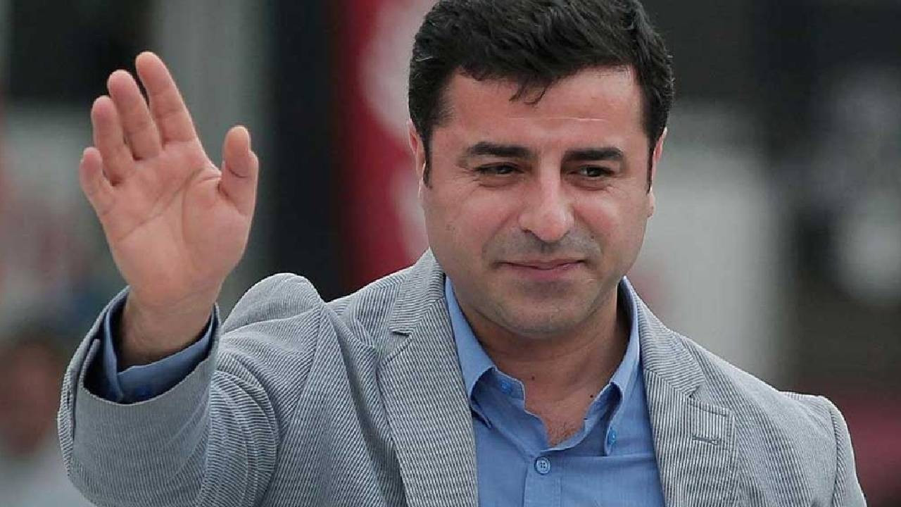 Selahattin Demirtaş'a 'Cumhurbaşkanı'na hakaret' suçundan hapis cezası