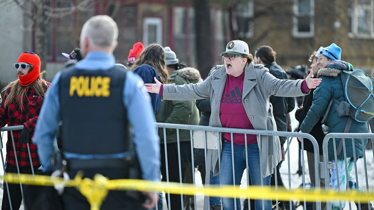 ABD Göçmenlik ve Gümrük Muhafaza Dairesi ajanları bir kadını vurarak öldürdü