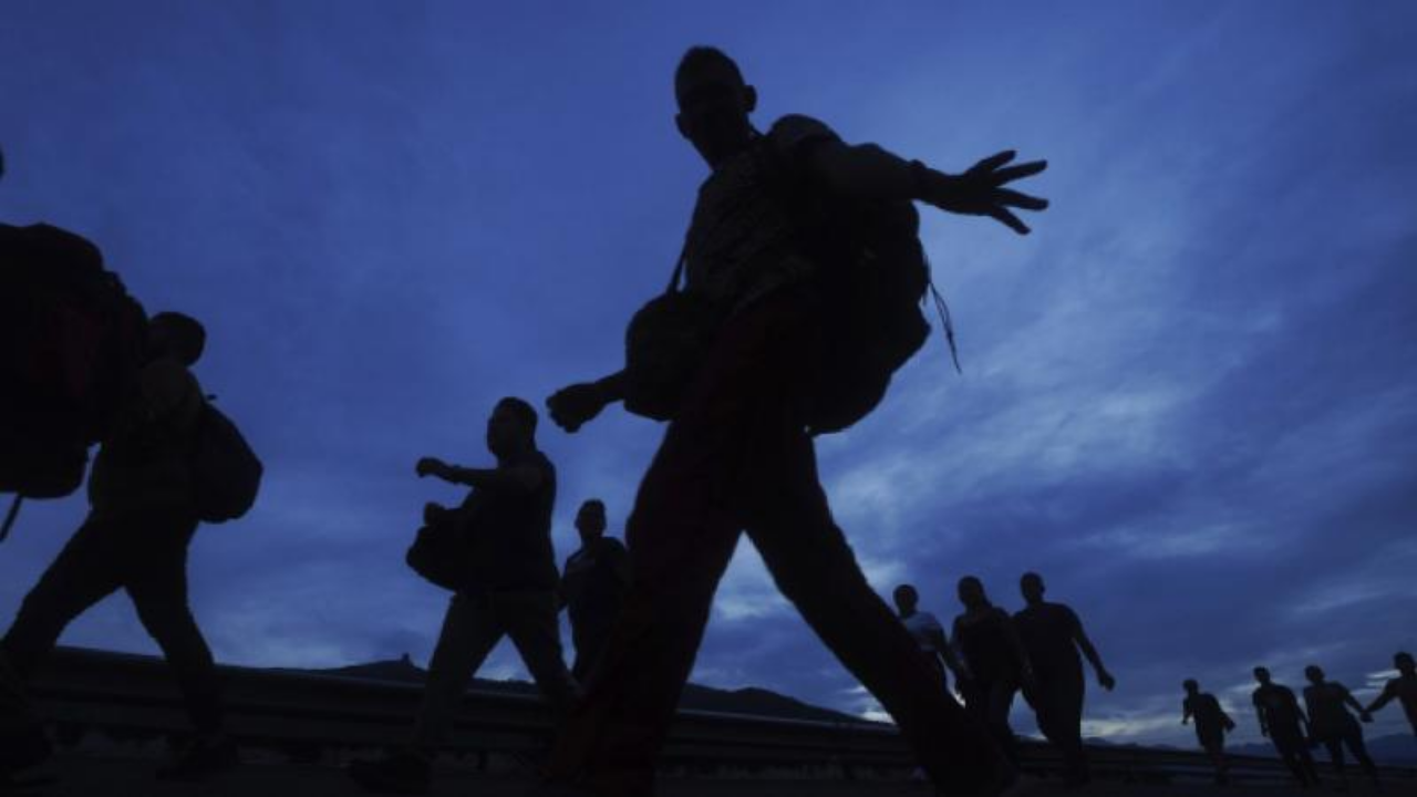 ABD, yasa dışı geçişleri önlemek için su yollarına 804 kilometreden fazla bariyer konuşlandıracak