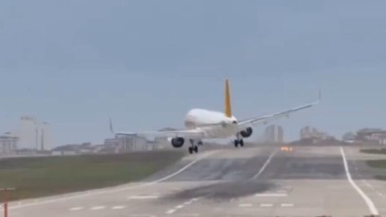 Sabiha Gökçen’de olumsuz hava koşulları nedeniyle uçuşlara kısıtlama getirildi