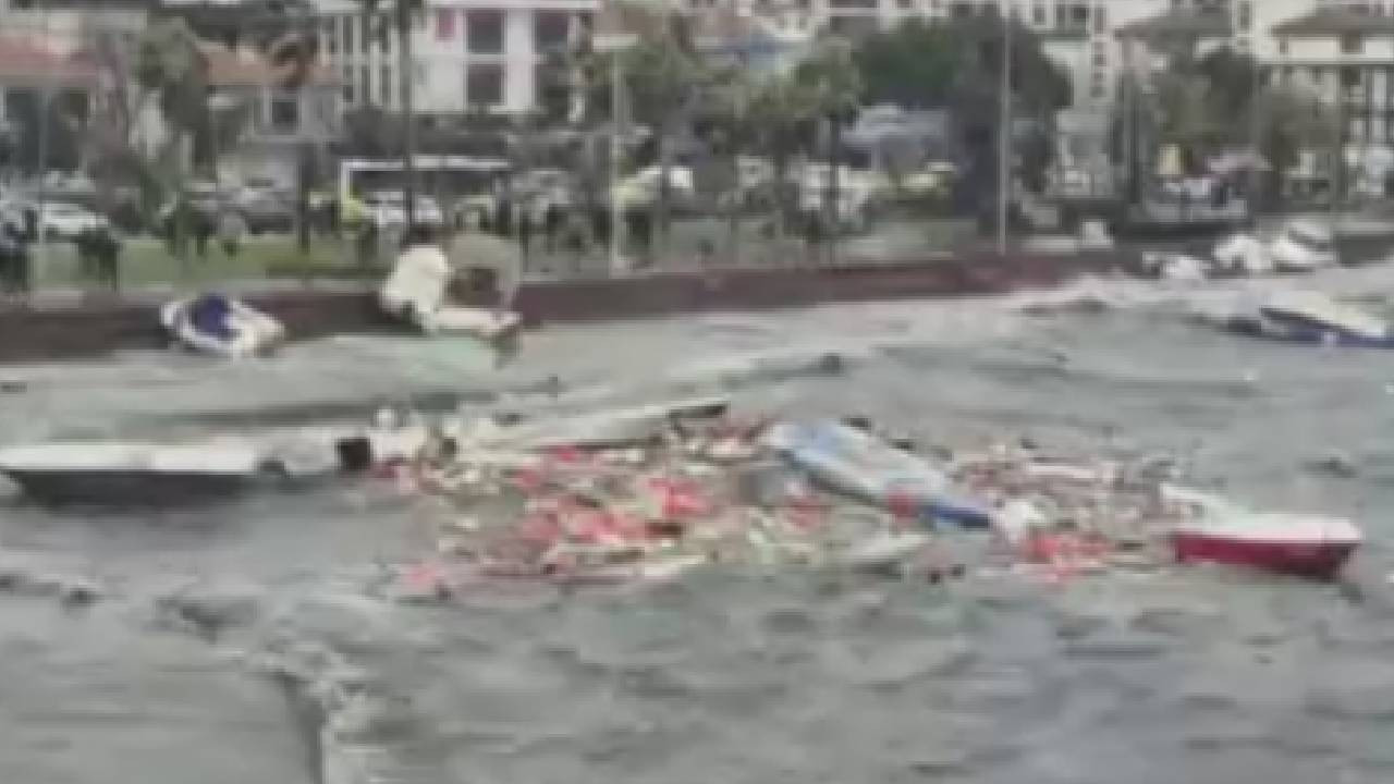 Tuzla'da kuvvetli fırtına nedeniyle deniz taştı, yollar göle döndü (Video)